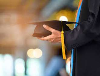 ارزیابی معانی حرف جر «علی» در ترجمه های انگلیسی (صفارزاده، یوسف عبدالله علی و الکساندر) از قرآن کریم 